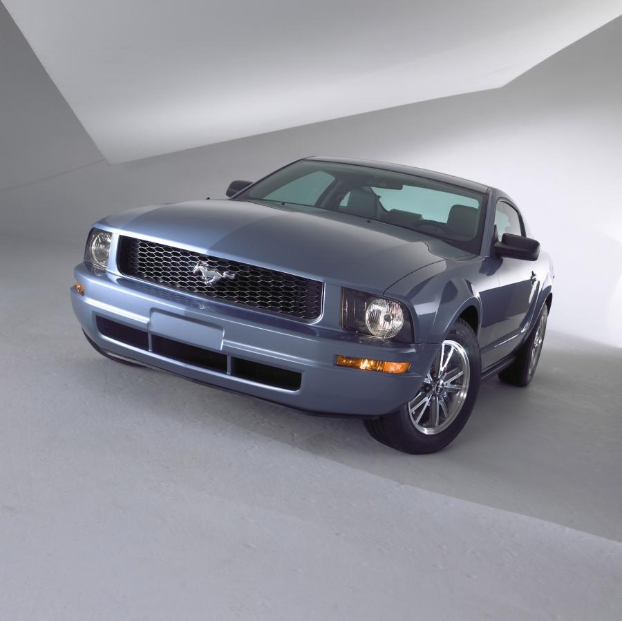  Ford Mustang 2005 года  (фото 22 из 26)